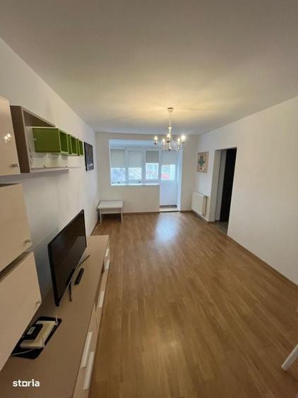 Apartament cu 4 camere decomandat în Jilava
