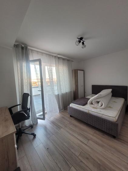 Apartament cu 4 camere decomandat în Central