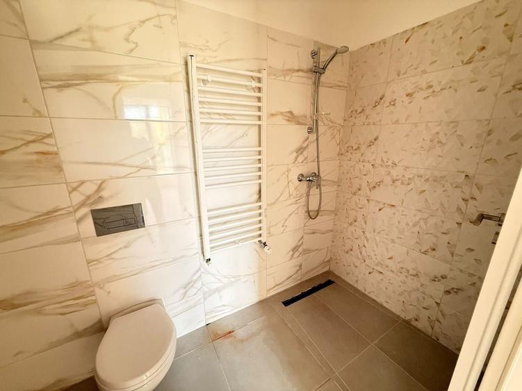 Apartament cu 4 camere decomandat în Unirii