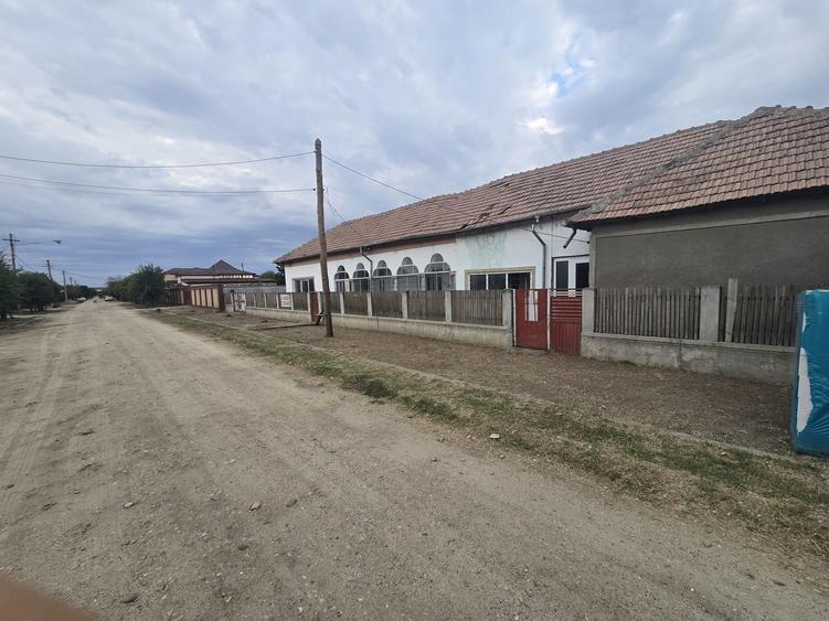 Casă cu 3 camere în Central
