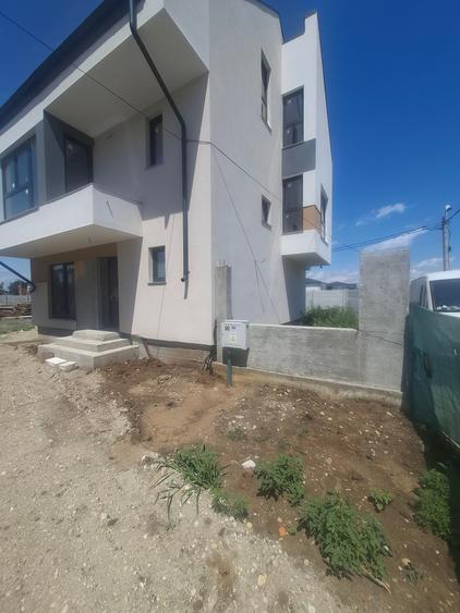 Casă individuală cu 4 camere cu Canalizare în Bragadiru
