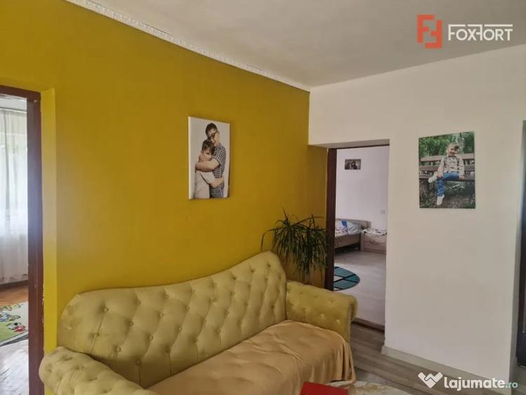 Casă cu 9 camere cu Teren 20 Mp în Moșnița Nouă