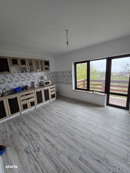 Casă cu 4 camere în Fântânele