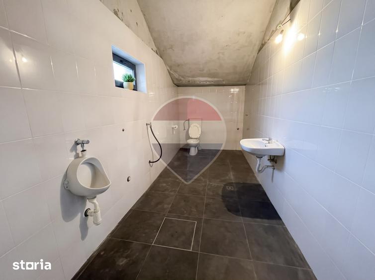 Spațiu comercial, de 240 mp, în Central
