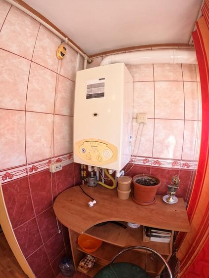 Apartament cu 4 camere decomandat, mobilat în Semicentral