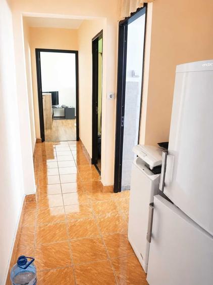Apartament cu 3 camere semidecomandat în Central
