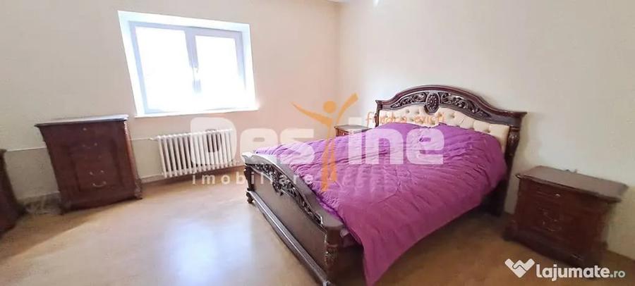 Casă cu 14 camere cu Teren 4000 Mp în Central