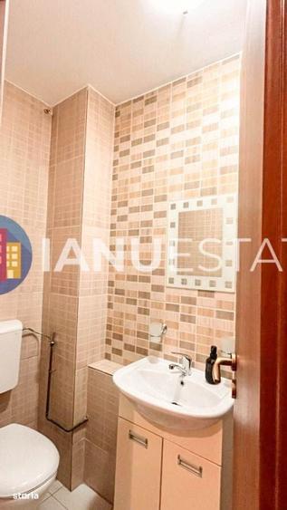 Apartament cu 3 camere semidecomandat în Tineretului