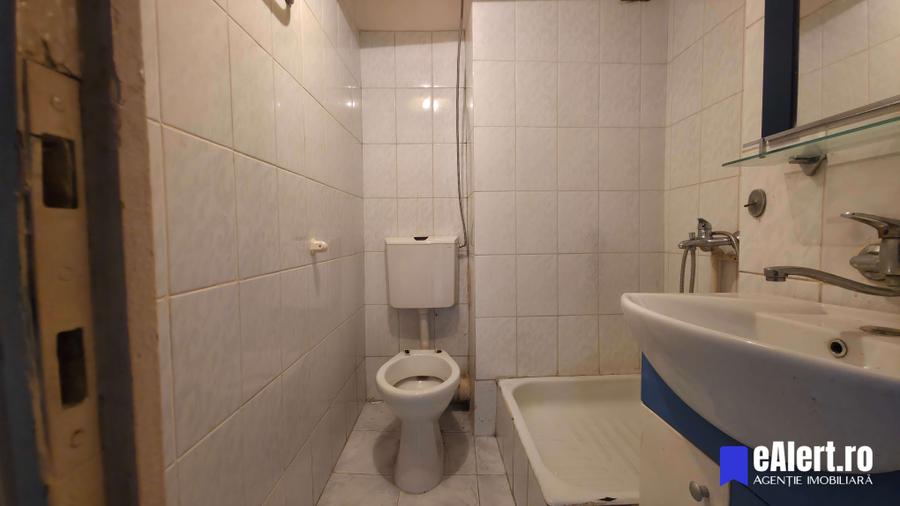 Apartament cu 4 camere în Rahova