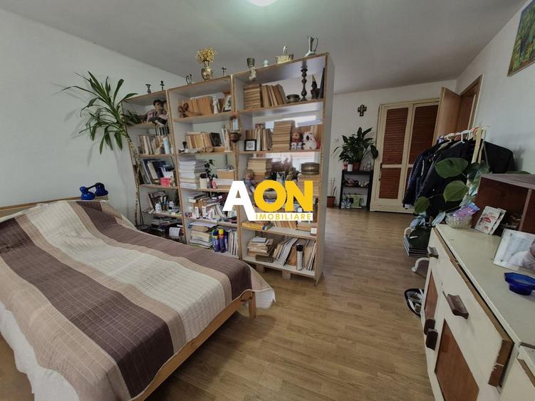 Casă individuală cu 4 camere cu Canalizare în Central