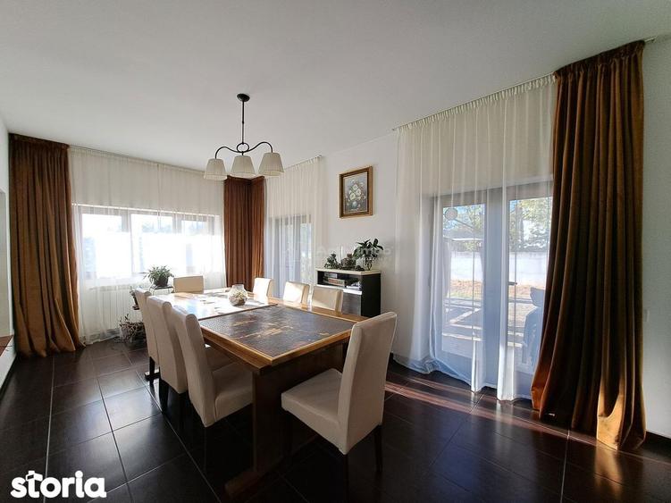 Casă cu 8 camere cu Teren 2500 Mp în Crevedia