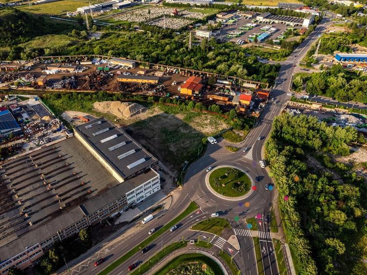 Teren Construcții intravilan de 5109 mp, în Tractorul