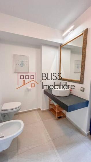 Apartament cu 3 camere semidecomandat în Sisești