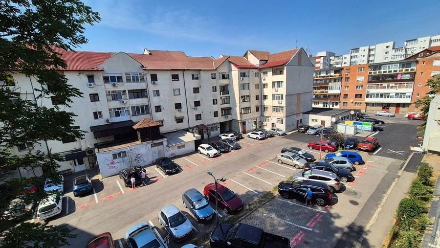 Apartament cu 3 camere decomandat în Ultracentral