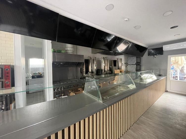 Spațiu comercial, de 73.940002441406 mp, în Pipera
