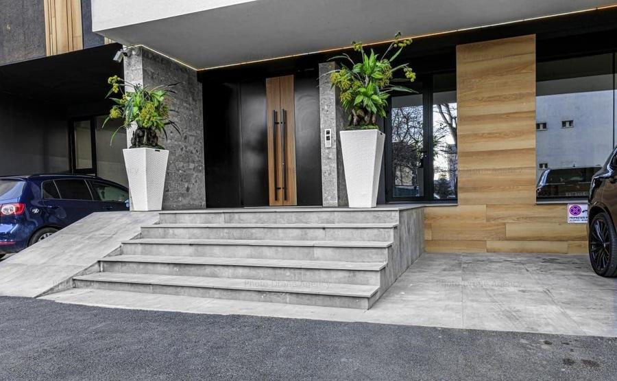 Apartament cu 3 camere decomandat, mobilat în Domenii