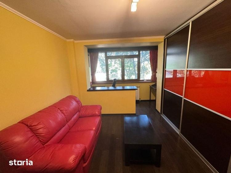 Apartament cu 3 camere decomandat în Cornișa