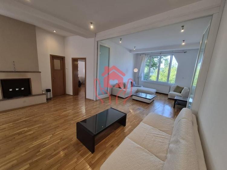 Apartament cu 4 camere semidecomandat, mobilat în P-ța Dorobanți