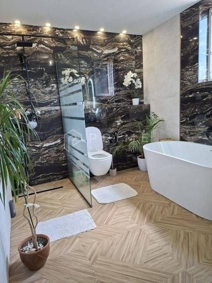 Casă individuală cu 5 camere cu Canalizare în Corunca