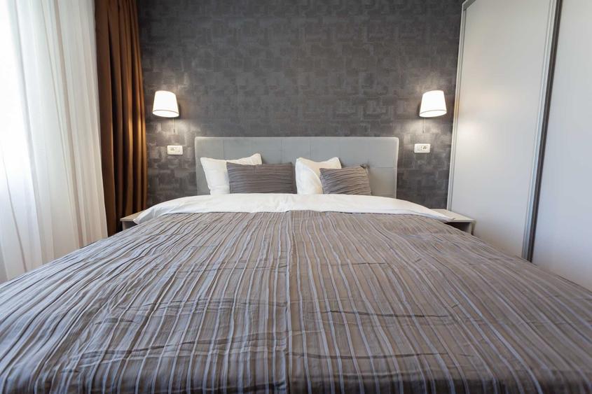 Apartament cu 3 camere semidecomandat în Ultracentral