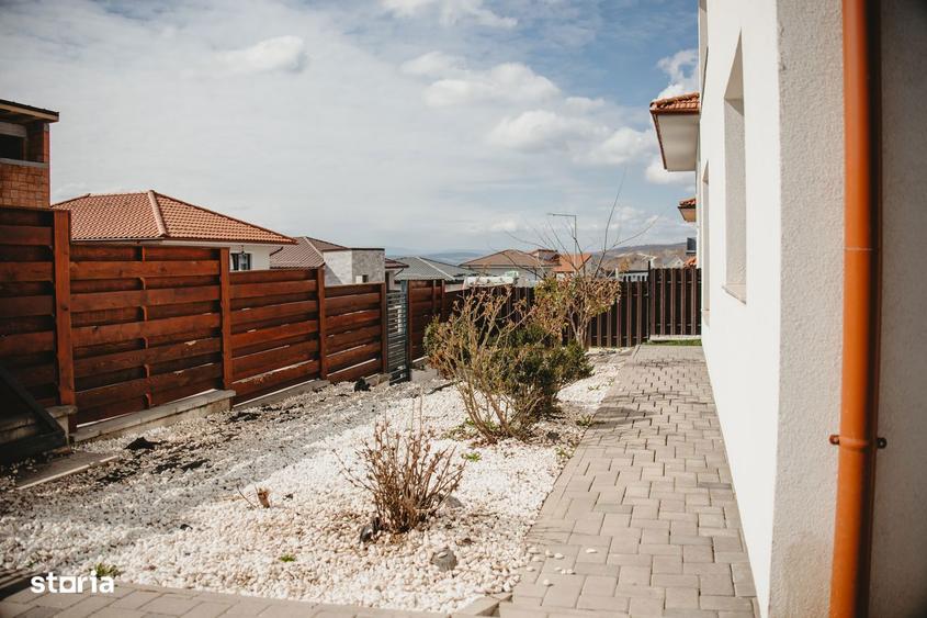 Casa individuala de vanzare | 4 camere | 3 bai | Teren 565 mp - 1