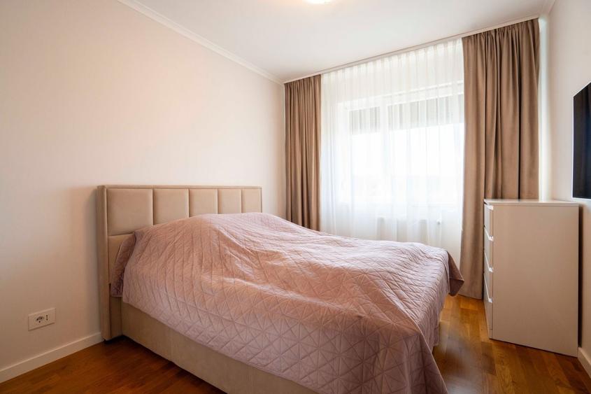 Apartament cu 3 camere decomandat, mobilat în Central