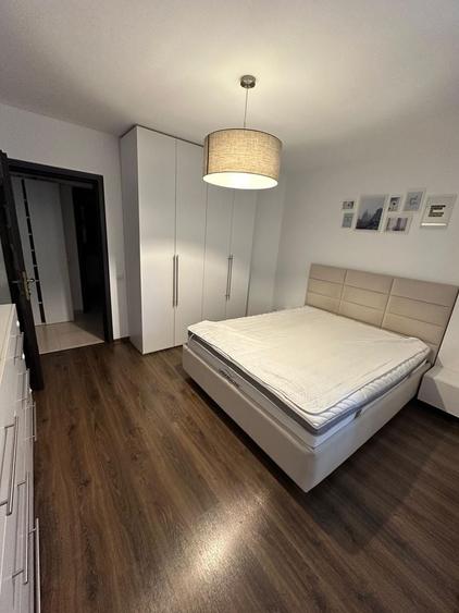 Apartament cu 3 camere decomandat în Berceni