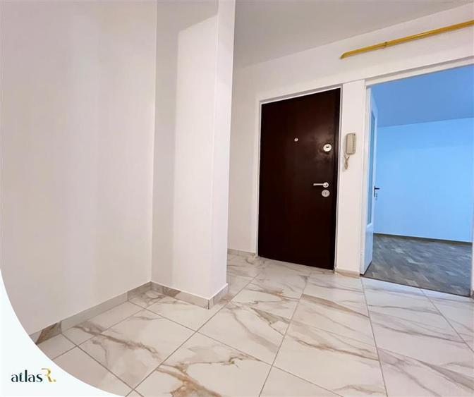 Apartament cu 2 camere decomandat în Nicolina