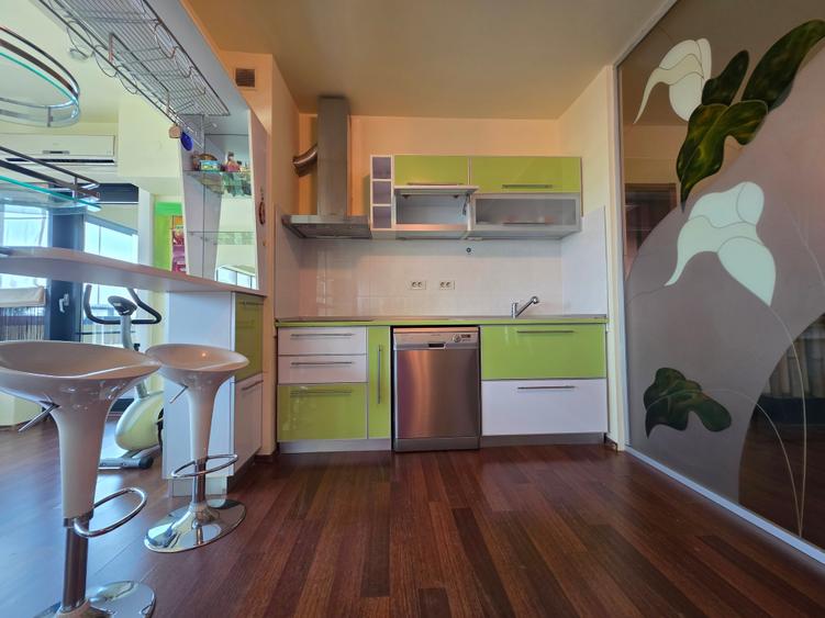 Apartament cu 3 camere semidecomandat în Calea Plevnei