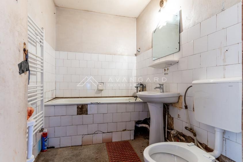 Apartament cu 3 camere decomandat, mobilat în Între Lacuri
