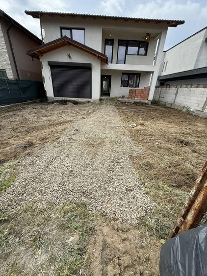 Casă cu 4 camere cu Teren 670 Mp în Bucov