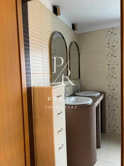 Duplex cu 4 camere cu Canalizare în Florești