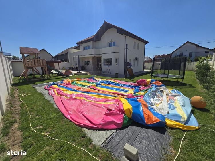 Casă cu 4 camere în Central