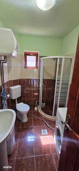 Casă cu 5 camere cu Teren 479 Mp în Central
