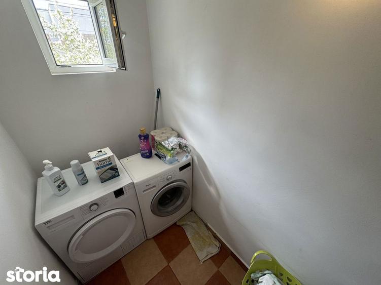 Casă cu 4 camere cu Canalizare în Sud