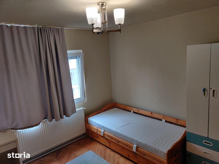 Apartament cu 3 camere decomandat în Exterior Vest