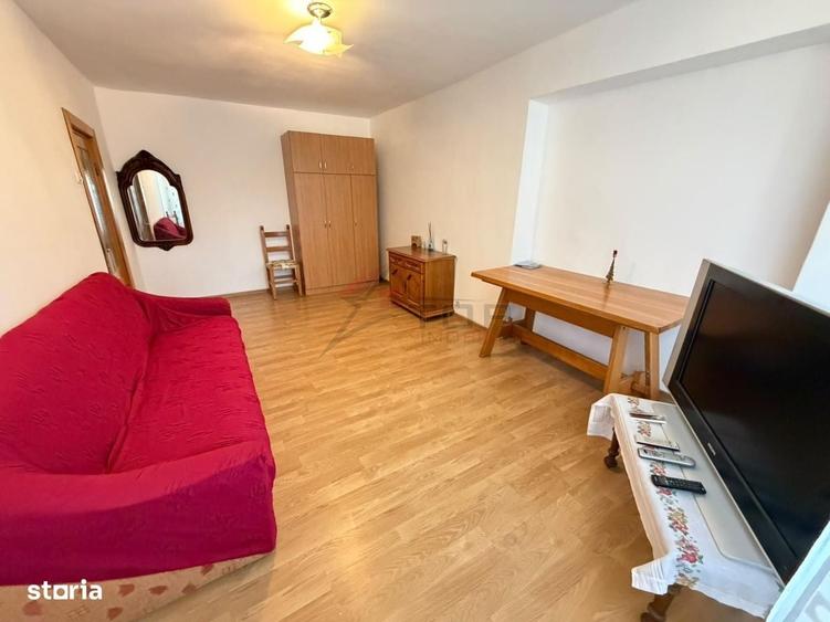 Apartament 3 camere, 2 bai, DECOMANDAT, ETAJ 1, Pacurari - 1