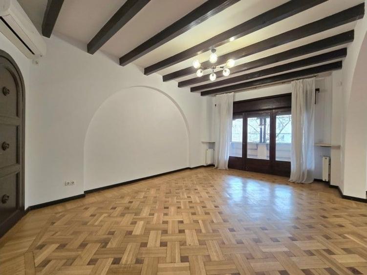 Apartament cu 8 camere în Dorobanți