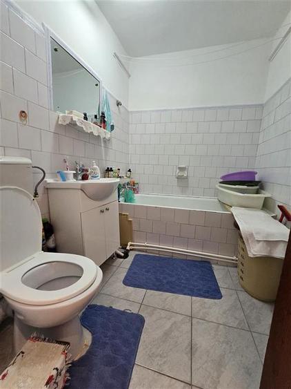 Apartament cu 3 camere decomandat în Nicolina