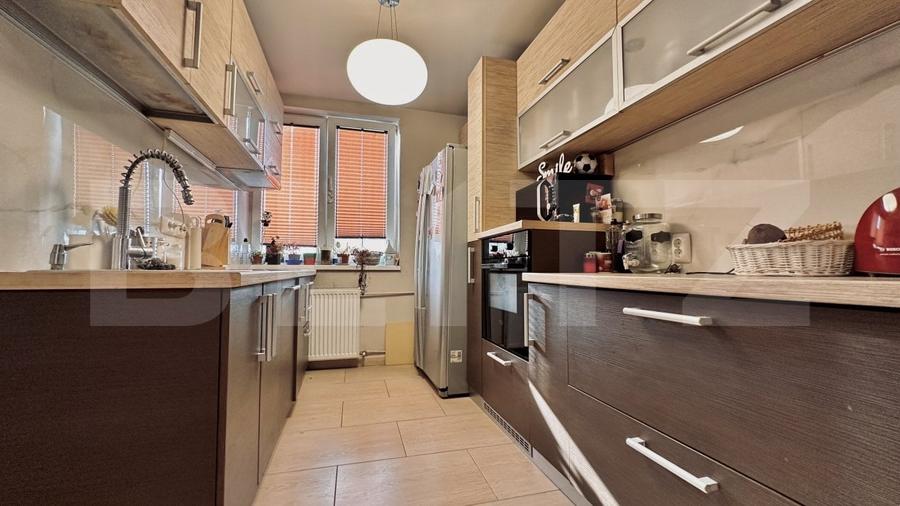 Apartament cu 4 camere semidecomandat, mobilat în Decebal