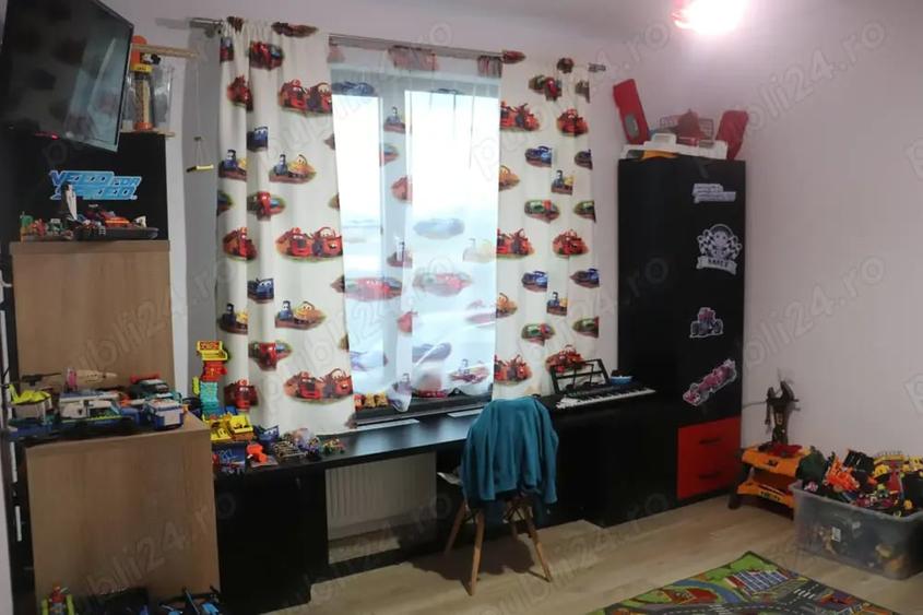 Casă cu 4 camere cu Teren 500 Mp în 1 Mai