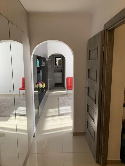 Apartament cu 3 camere decomandat în Lacul Morii