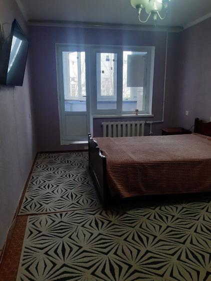 Inchiriez un apartament cu 1 camera in zona Semi-Centrala - 1