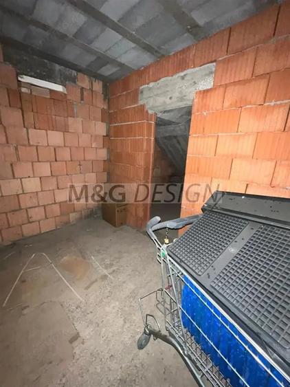 Casă cu 6 camere cu Teren 1325 Mp în Uliuc
