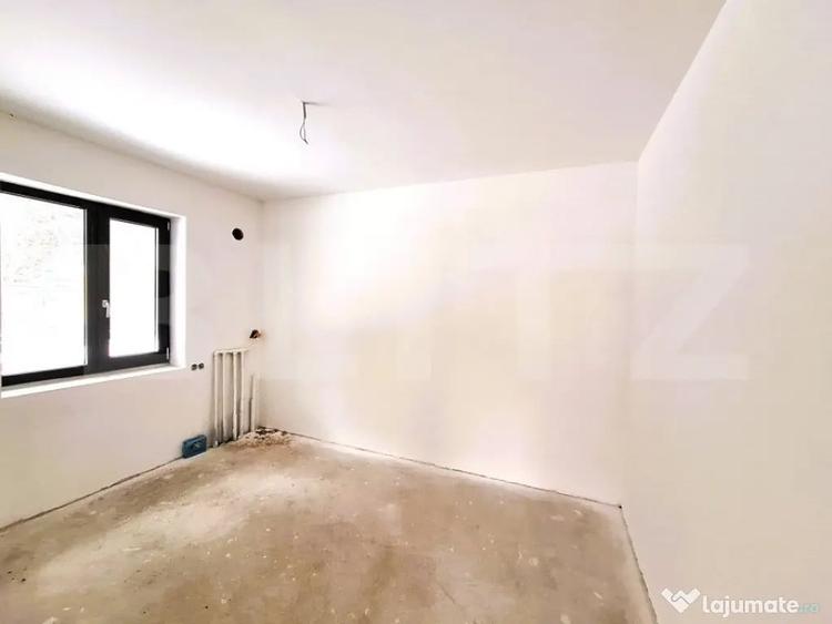 Casă cu 5 camere cu Teren 400 Mp în Central