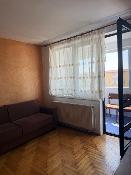 Apartament cu 2 camere decomandat în Exterior Vest