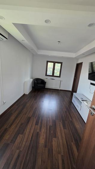Casă cu 4 camere cu Teren 50 Mp în Ultracentral