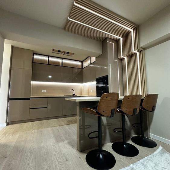 Apartament cu 3 camere decomandat în Exterior Vest