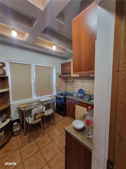 Casă cu 4 camere în Valea Adâncă