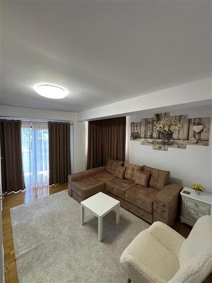 Apartament cu 2 camere decomandat, mobilat în Central